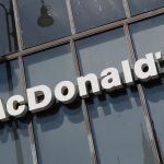 McDonald’s “aiuta” Israele e cala in Borsa, persi miliardi con il boicottaggio
