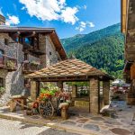 Il borgo immerso tra le alpi dove si respira la pace ed aria pulita