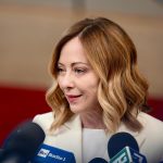 Il giallo del viaggio di Meloni in Arabia Saudita, l’imbarazzo per Bin Salm…